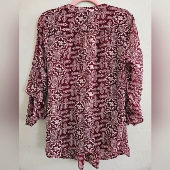 A Pea in the Pod Nursing Maternity Blouse Red Maroon Floral Tribal Size Medium - Picture 4 of 13